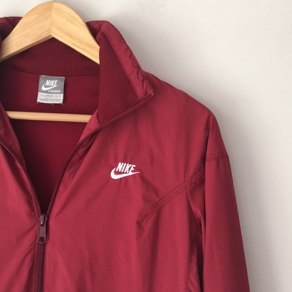 maroon nike windbreaker